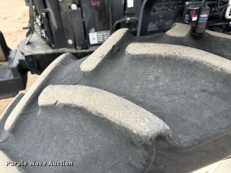 image for item LT9300 2014 New Holland T6.175  MFWD tractor