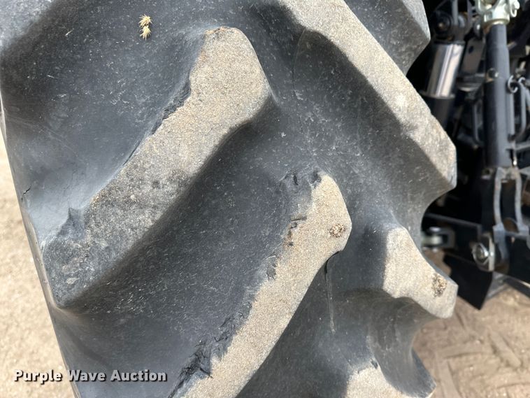 image for item LT9300 2014 New Holland T6.175  MFWD tractor