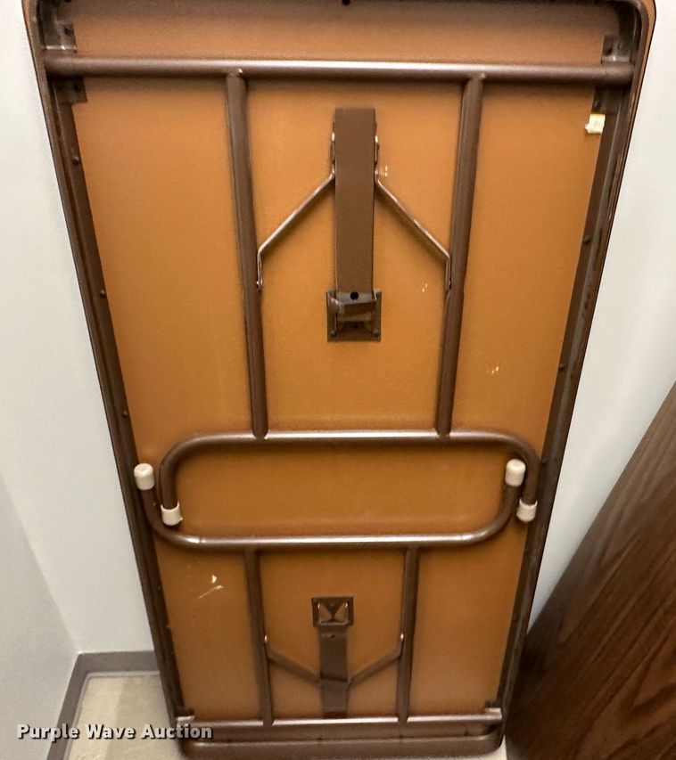 image for item LT9315 (4) tables