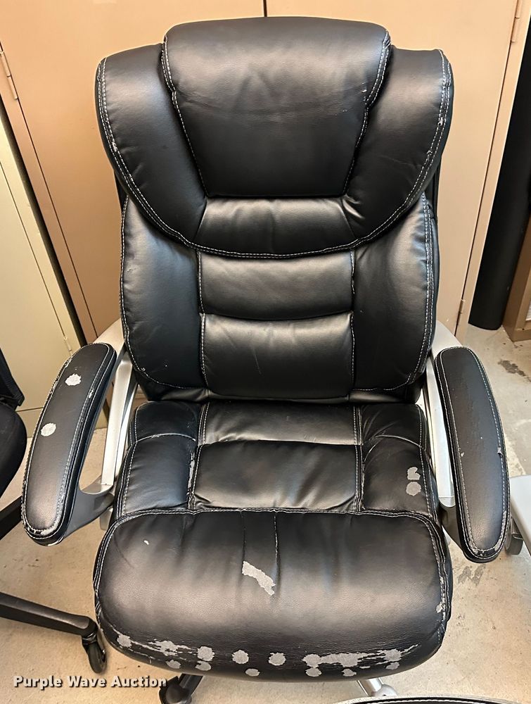 image for item LT9321 (5) chairs