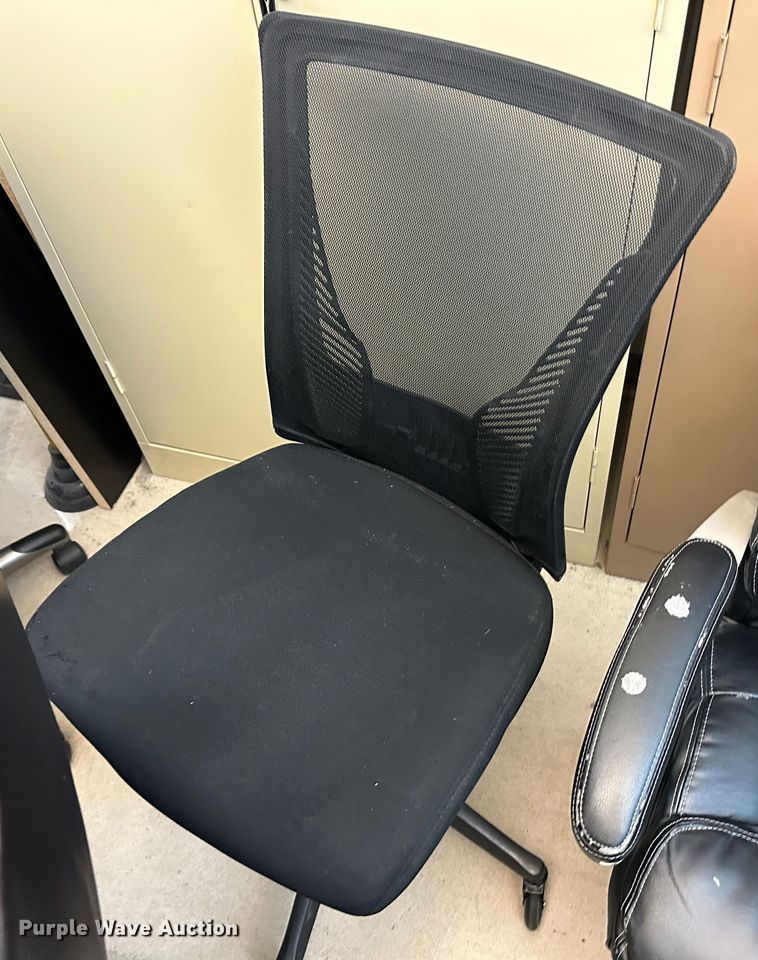 image for item LT9321 (5) chairs