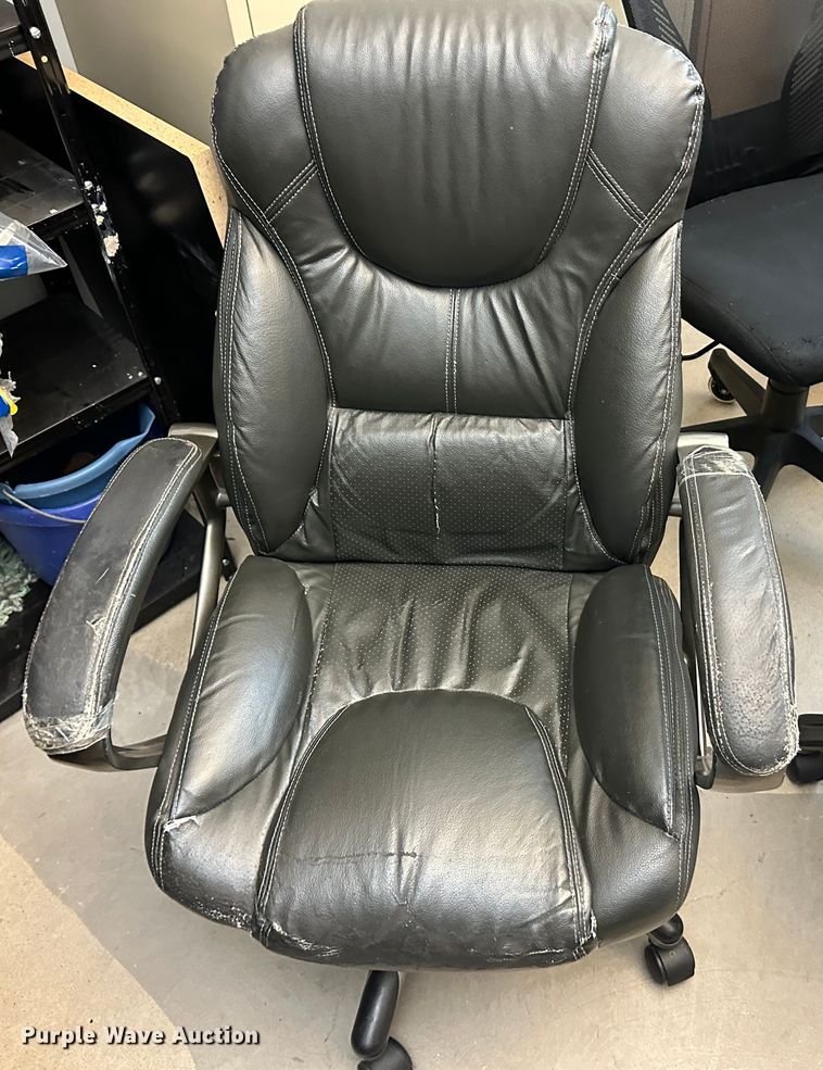 image for item LT9321 (5) chairs