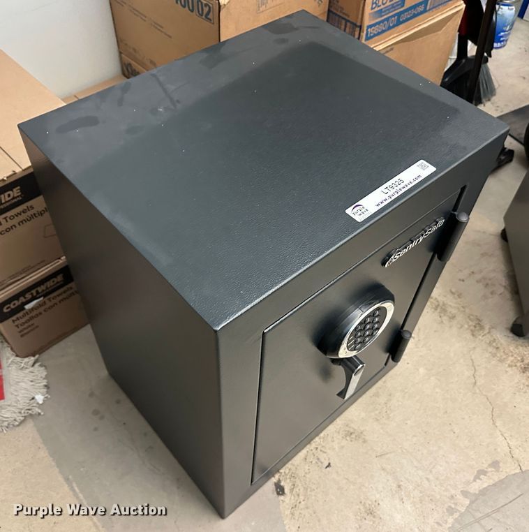 image for item LT9325 SentrySafe  safe