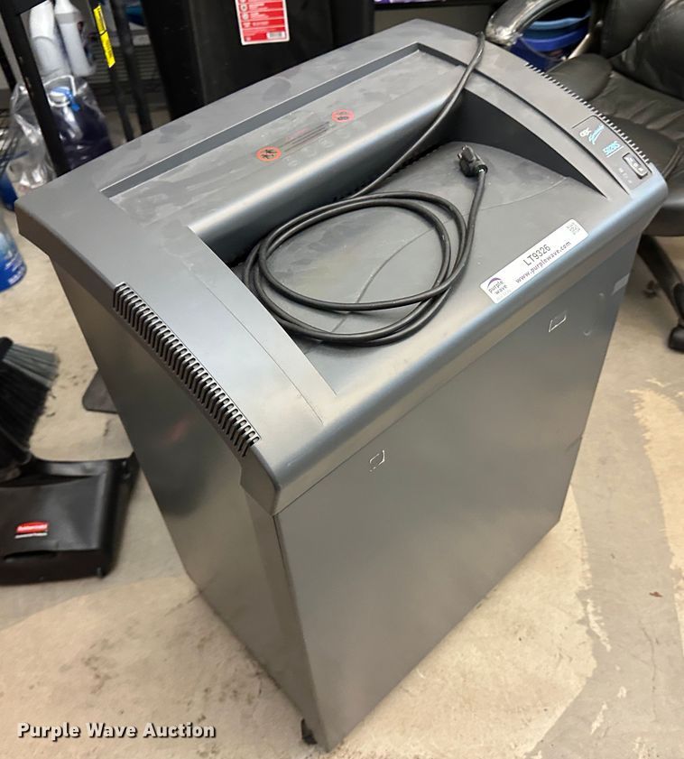 image for item LT9326 GBC Shredmaster 5020S  paper shredder