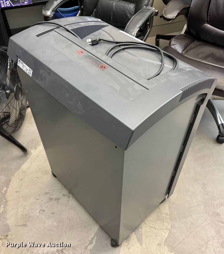 image for item LT9326 GBC Shredmaster 5020S  paper shredder