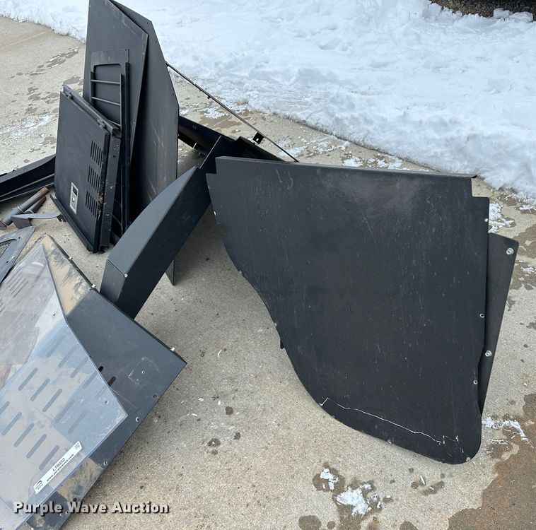 image for item LT9352 K-9 unit vehicle cage