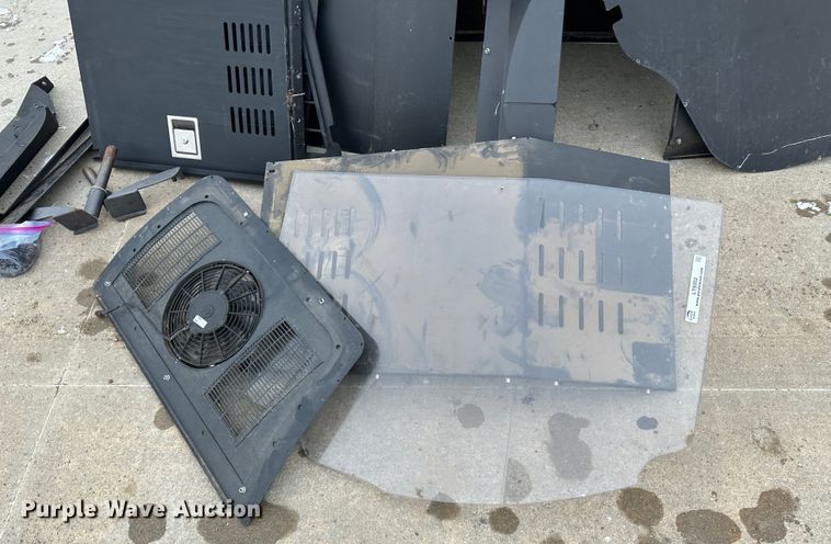 image for item LT9352 K-9 unit vehicle cage