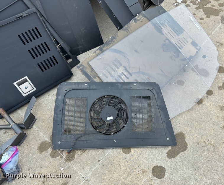 image for item LT9352 K-9 unit vehicle cage