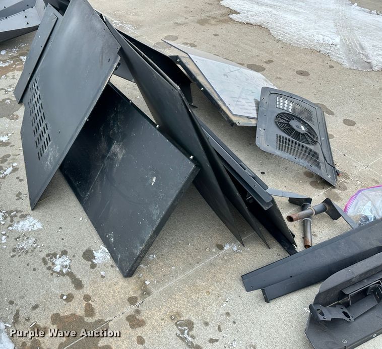 image for item LT9352 K-9 unit vehicle cage