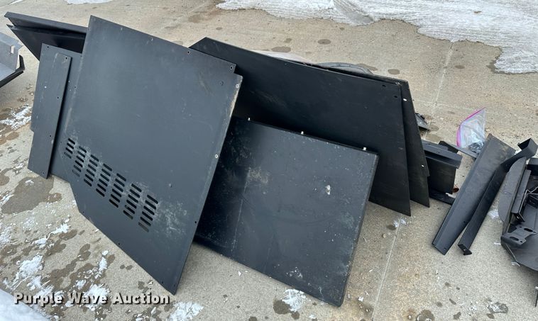 image for item LT9352 K-9 unit vehicle cage