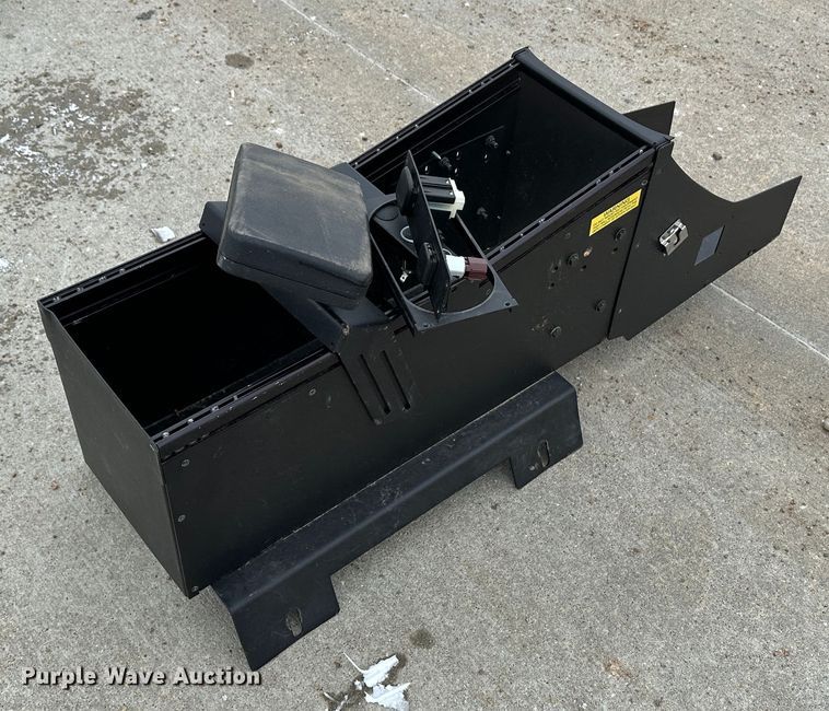 image for item LT9352 K-9 unit vehicle cage