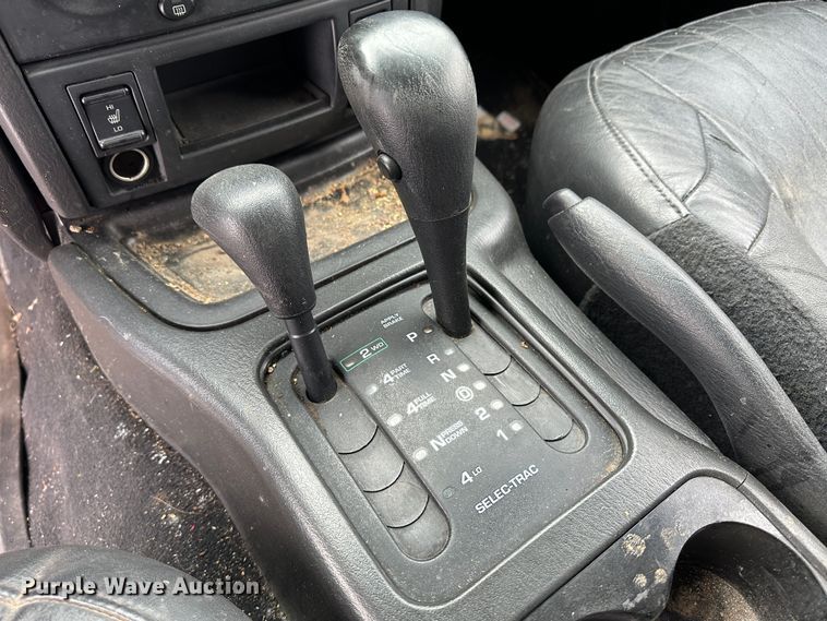 image for item LT9355 2003 Jeep Grand Cherokee  SUV