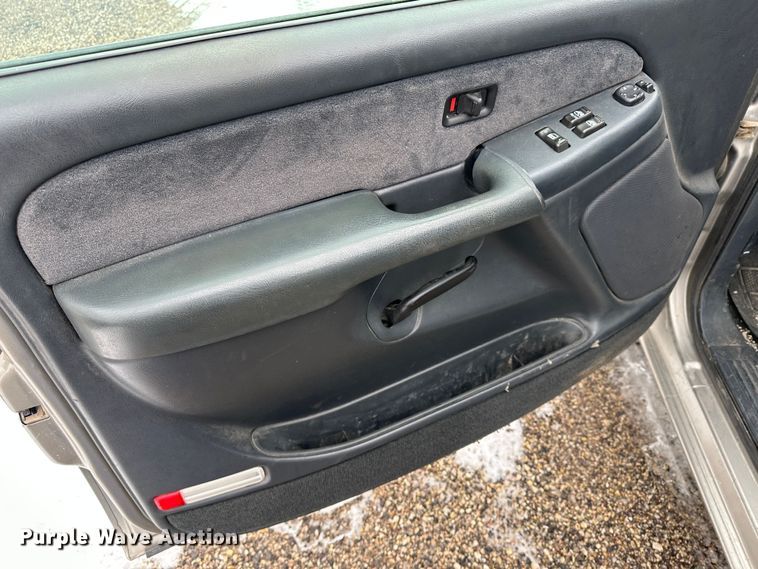 image for item LT9356 2001 Chevrolet Silverado 1500  Ext. Cab pickup truck