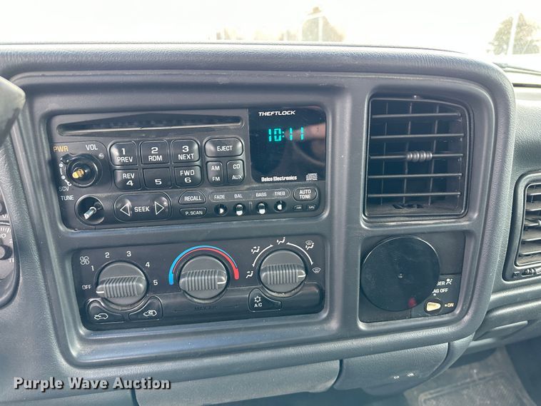 image for item LT9356 2001 Chevrolet Silverado 1500  Ext. Cab pickup truck