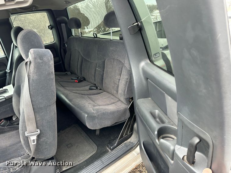 image for item LT9356 2001 Chevrolet Silverado 1500  Ext. Cab pickup truck