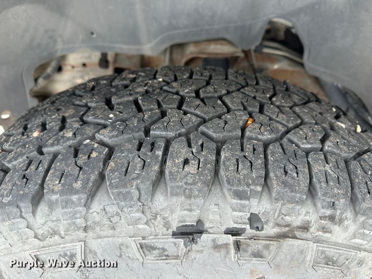 image for item LT9356 2001 Chevrolet Silverado 1500  Ext. Cab pickup truck