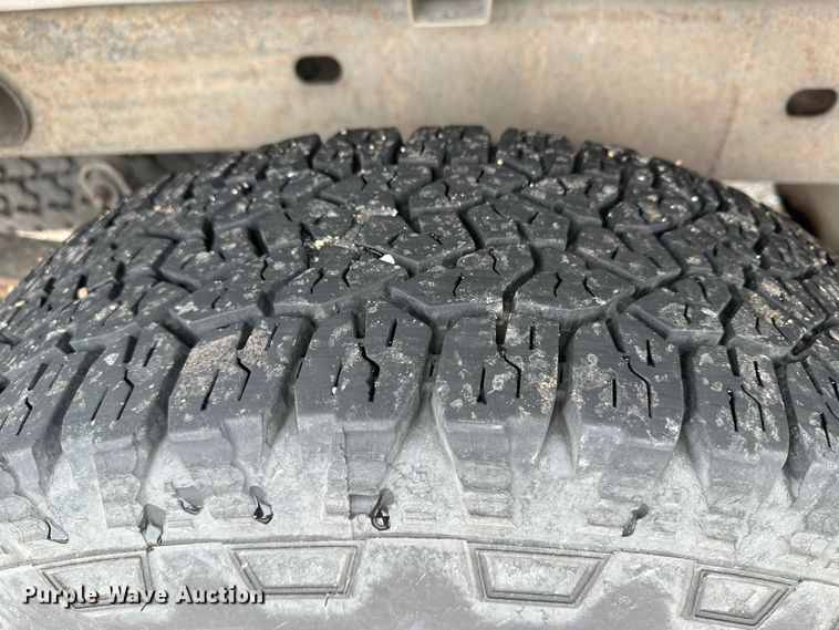 image for item LT9356 2001 Chevrolet Silverado 1500  Ext. Cab pickup truck