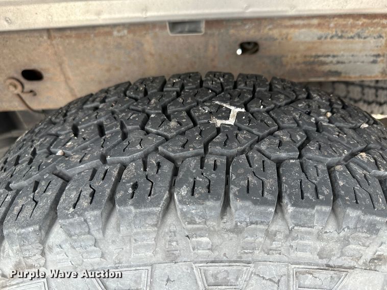 image for item LT9356 2001 Chevrolet Silverado 1500  Ext. Cab pickup truck