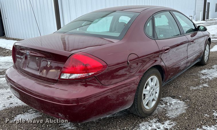 image for item LT9358 2005 Ford Taurus