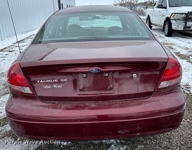 image for item LT9358 2005 Ford Taurus