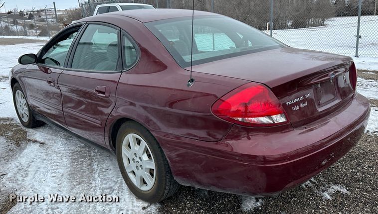 image for item LT9358 2005 Ford Taurus