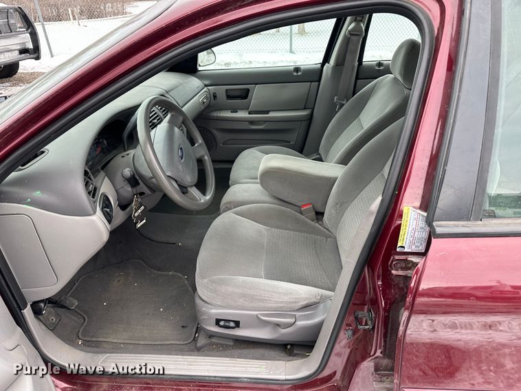 image for item LT9358 2005 Ford Taurus