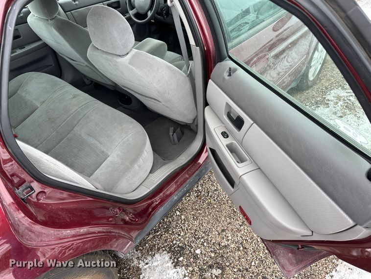 image for item LT9358 2005 Ford Taurus