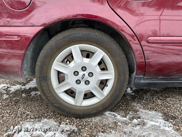 image for item LT9358 2005 Ford Taurus