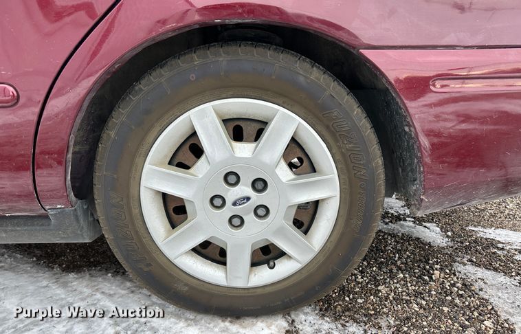 image for item LT9358 2005 Ford Taurus