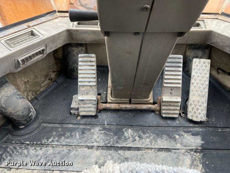 image for item MA9845 2005 Case 821C  wheel loader