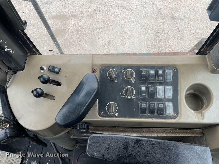 image for item MA9845 2005 Case 821C  wheel loader