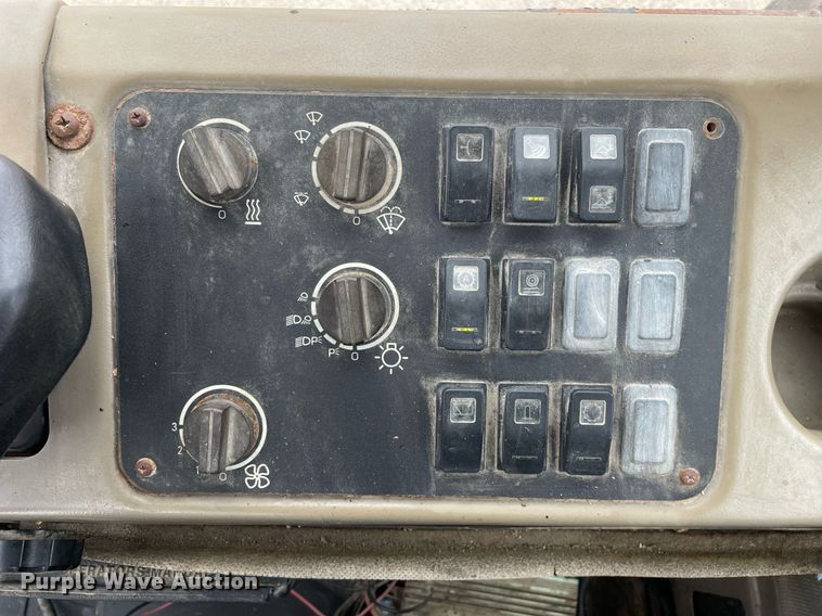 image for item MA9845 2005 Case 821C  wheel loader