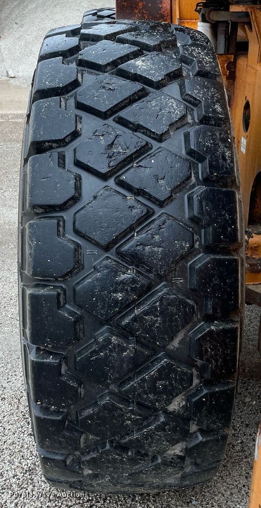 image for item MA9845 2005 Case 821C  wheel loader