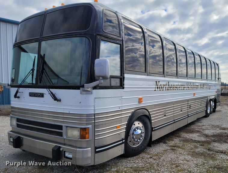 image for item MH9710 1999 Prevost 1999  coach bus