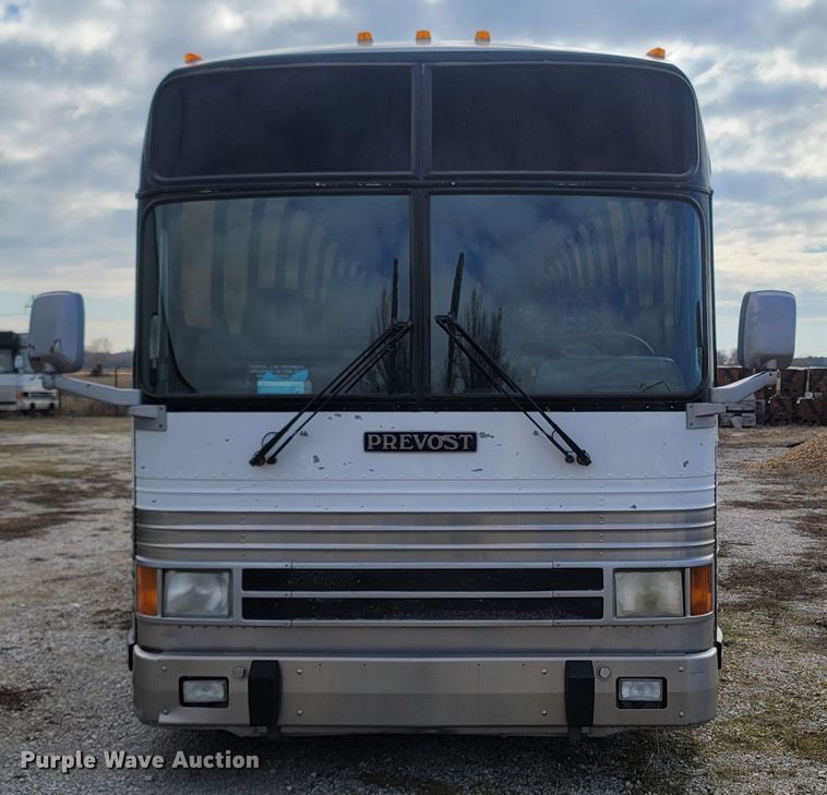 image for item MH9710 1999 Prevost 1999  coach bus