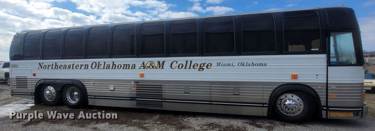 image for item MH9710 1999 Prevost 1999  coach bus