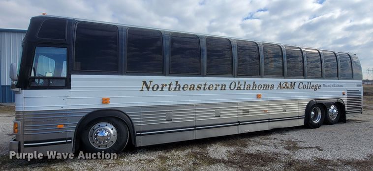 image for item MH9710 1999 Prevost 1999  coach bus