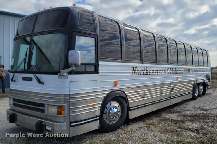 image for item MH9710 1999 Prevost 1999  coach bus