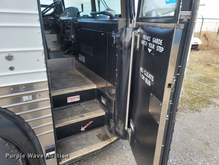 image for item MH9710 1999 Prevost 1999  coach bus