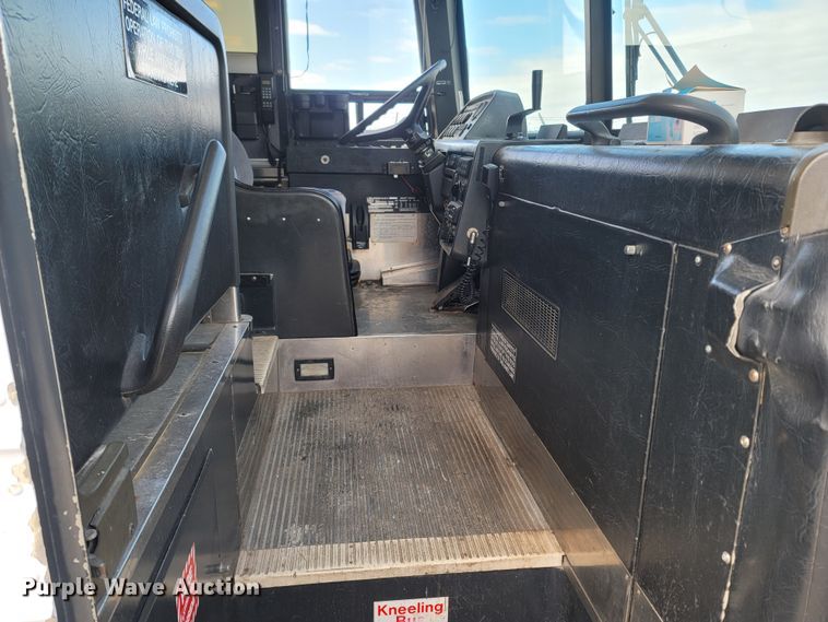 image for item MH9710 1999 Prevost 1999  coach bus