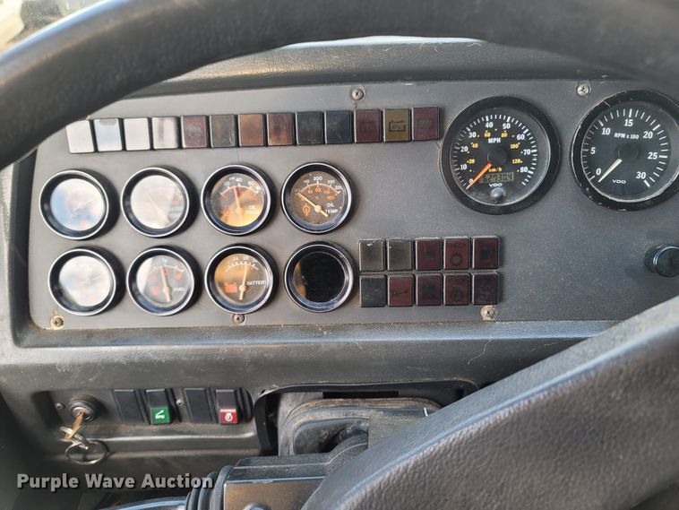 image for item MH9710 1999 Prevost 1999  coach bus