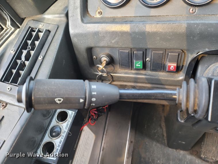 image for item MH9710 1999 Prevost 1999  coach bus