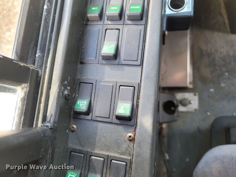 image for item MH9710 1999 Prevost 1999  coach bus