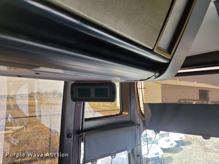 image for item MH9710 1999 Prevost 1999  coach bus