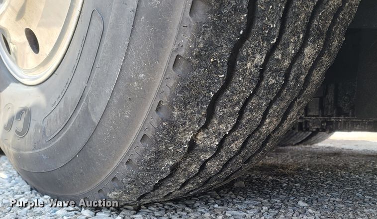 image for item MH9710 1999 Prevost 1999  coach bus