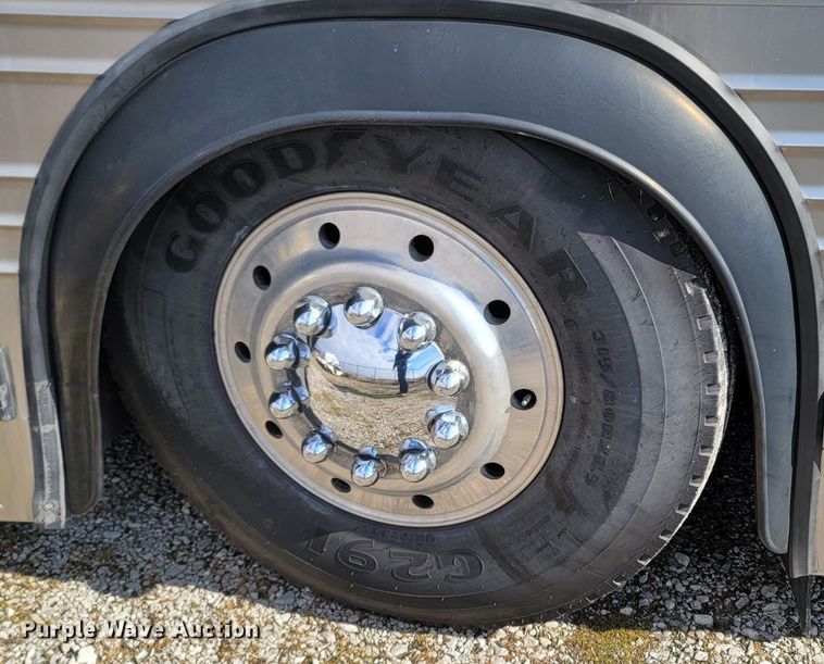 image for item MH9710 1999 Prevost 1999  coach bus