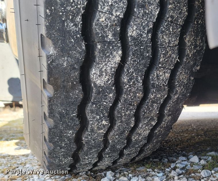 image for item MH9710 1999 Prevost 1999  coach bus