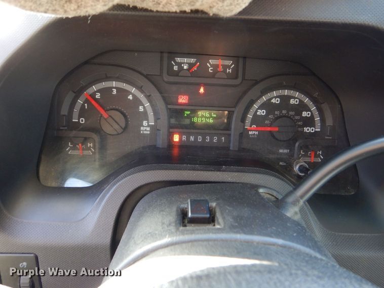 image for item MM9638 2011 Ford E450  shuttle bus