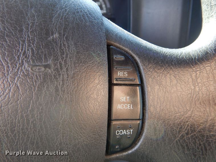 image for item MM9638 2011 Ford E450  shuttle bus