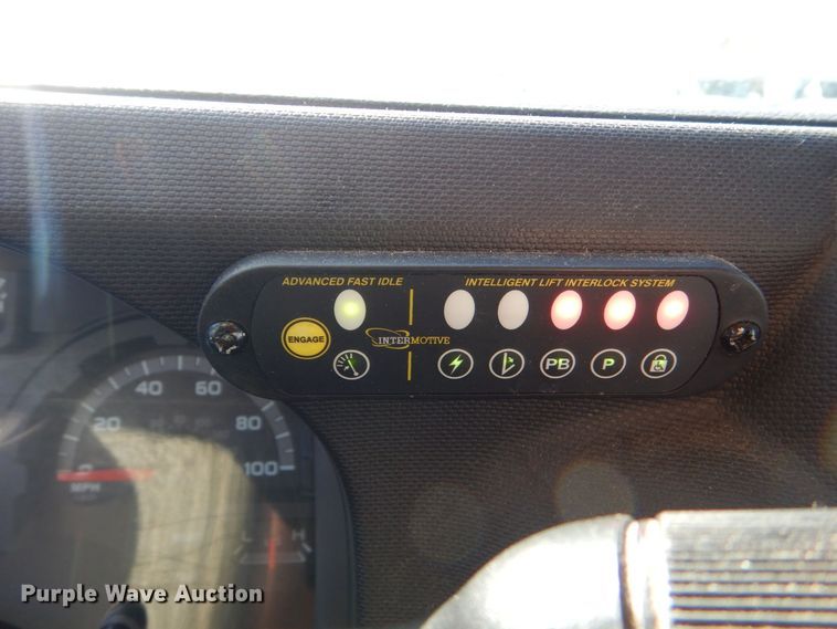 image for item MM9638 2011 Ford E450  shuttle bus